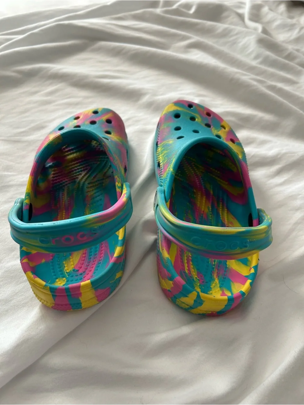 CROCS Kids Tie-Dye Clog Sandals – Turquoise, Pink & Yellow